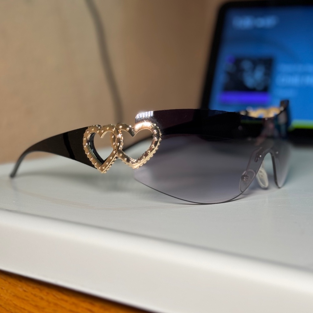 Y2K Heart Detail Sunglasses Black Coquette Trendy